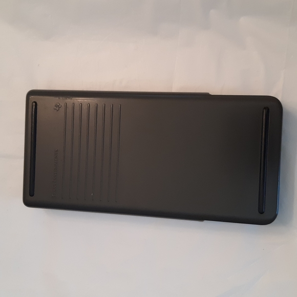 Texas Instrument TI-82 Graphing Calculator - Picture 3 of 3